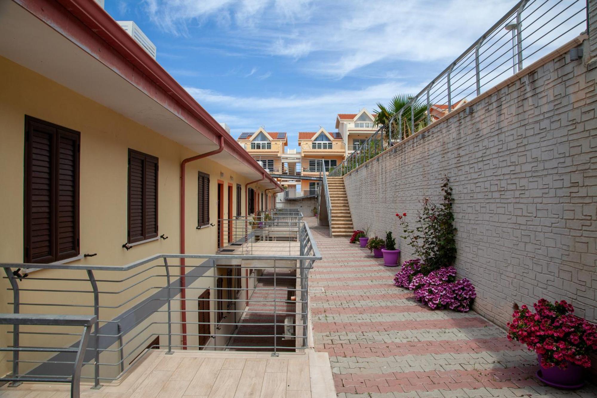 Airone Residence Zambrone Exterior photo