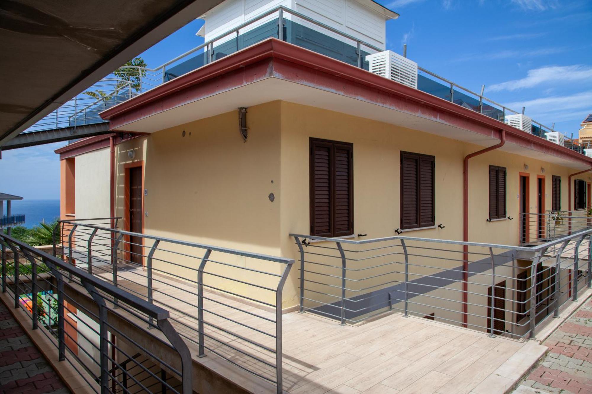 Airone Residence Zambrone Exterior photo